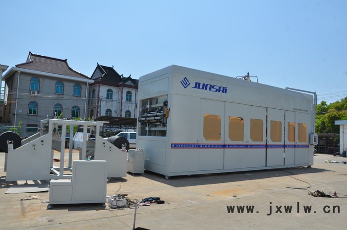 吸塑機(jī)生產(chǎn)廠家  汽車(chē)通風(fēng)管吸塑機(jī) 簿片吸塑機(jī) 汽車(chē)腳墊吸塑機(jī)