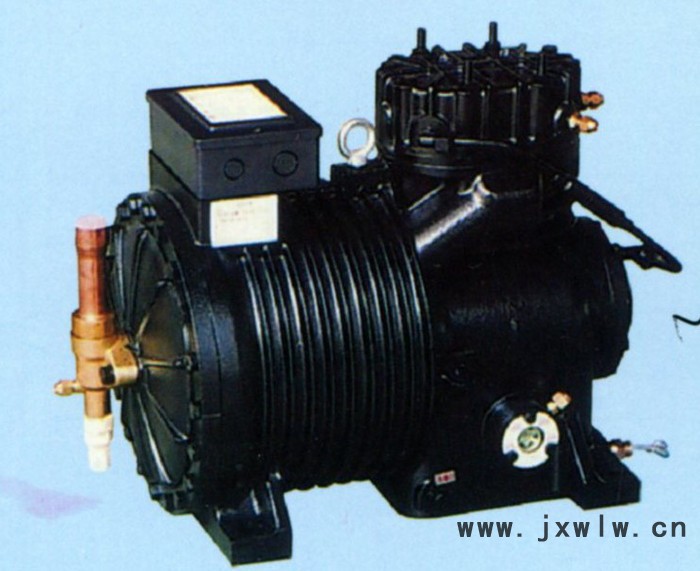 風(fēng)冷機(jī)組東教帶箱體頂出風(fēng)桑拿冷水機(jī)冷水機(jī)采用全封閉壓縮機(jī)