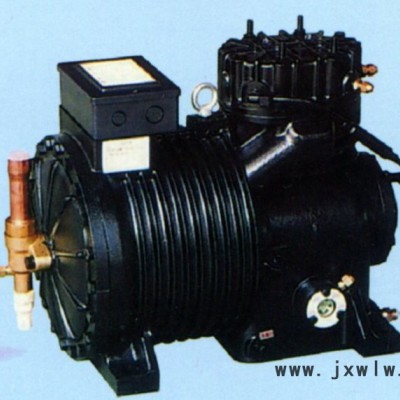 風(fēng)冷機(jī)組東教帶箱體頂出風(fēng)桑拿冷水機(jī)冷水機(jī)采用全封閉壓縮機(jī)