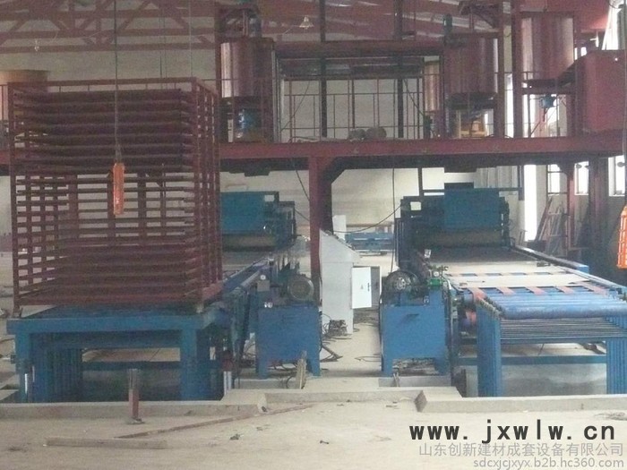 供應(yīng)創(chuàng)新XD發(fā)泡機(jī)、菱鎂發(fā)泡機(jī)、發(fā)泡機(jī)