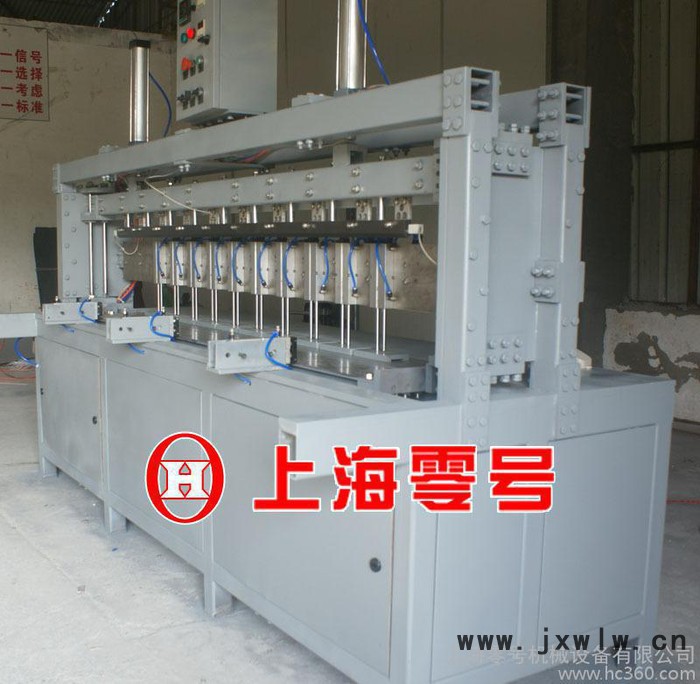 上海低價非標(biāo)亞克力板材料吸塑機(jī)