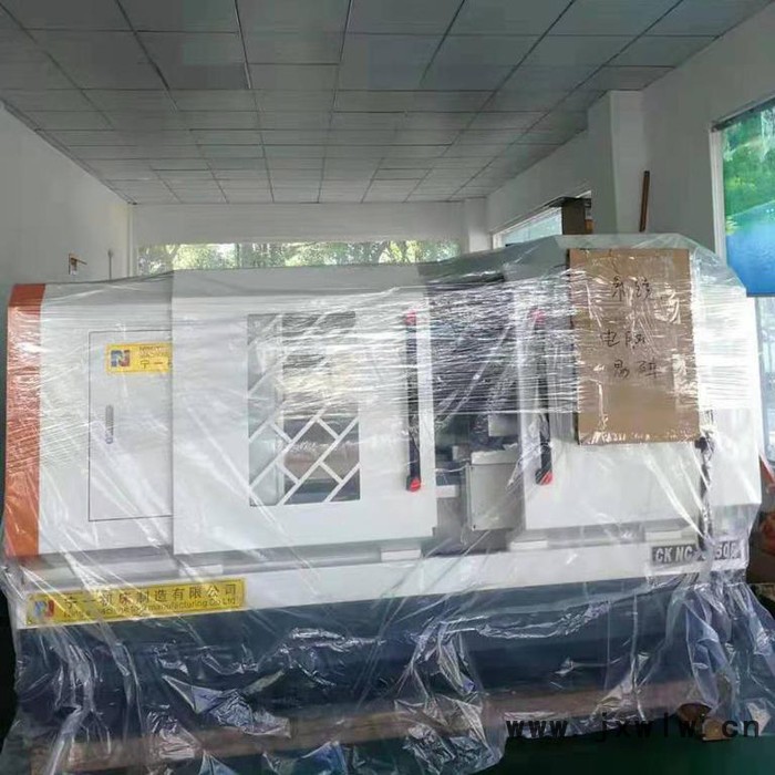 寧一  上海海起機(jī)電科技銷售部  供應(yīng)CK6163*1000 數(shù)控臥式車床    代銷數(shù)控機(jī)床零配件