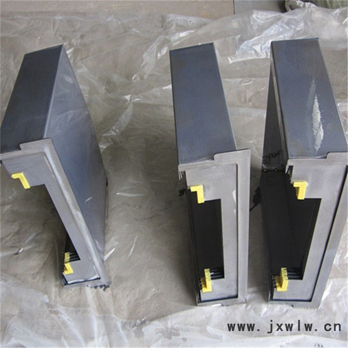 德康廠家 機(jī)床導(dǎo)軌鋼板防護(hù)罩 數(shù)控機(jī)床鋼板防塵罩 304鋼板護(hù)罩