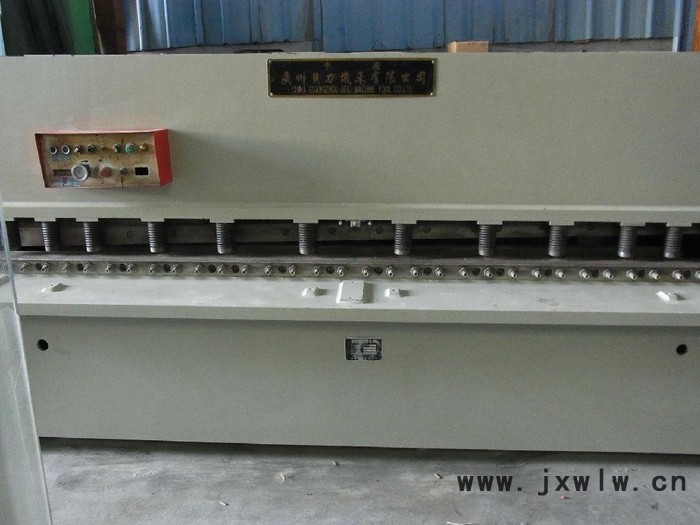 供應(yīng)二手上海新力125T/3200剪板機(jī)折彎?rùn)C(jī)
