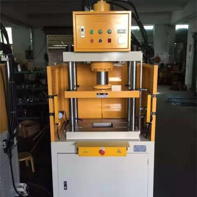 壓鑄產(chǎn)品沖壓設(shè)備 鋁鎂鋅合金產(chǎn)品沖邊機(jī) 沖壓水口切邊機(jī)，壓鑄件切邊機(jī)，油壓切邊機(jī)，壓鑄產(chǎn)品切邊機(jī)
