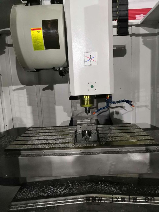 山東馬扎克數(shù)控機(jī)床有限公司VMC1270立式加工中心   重切削數(shù)控加工中心
