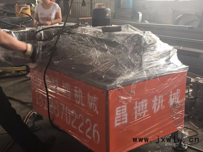 昌博全自動(dòng)數(shù)控彎管機(jī)大棚彎管機(jī)方管圓管彎管機(jī)