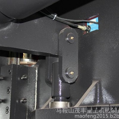 數(shù)控折彎機   供應(yīng)多種折彎機廠家