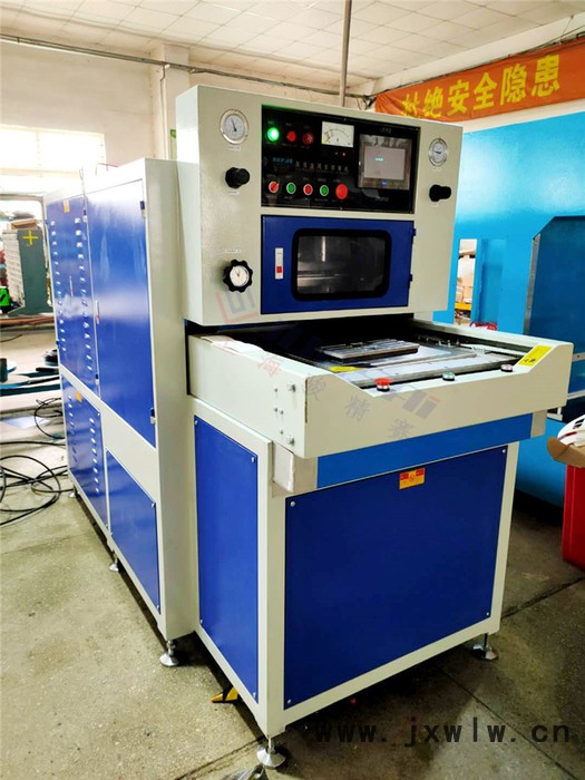足球高周波壓花機(jī) 駿精賽廠家供應(yīng)15KW高頻熱合機(jī) 售后可保修一年
