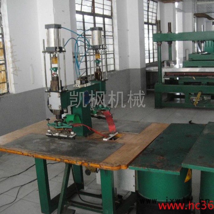供應(yīng)二手嵐青4KW供應(yīng)二手高頻機(jī)皮革壓花機(jī)