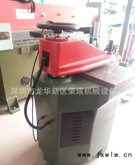 生產(chǎn) 14T搖臂式半鑄鐵裁斷機(jī)