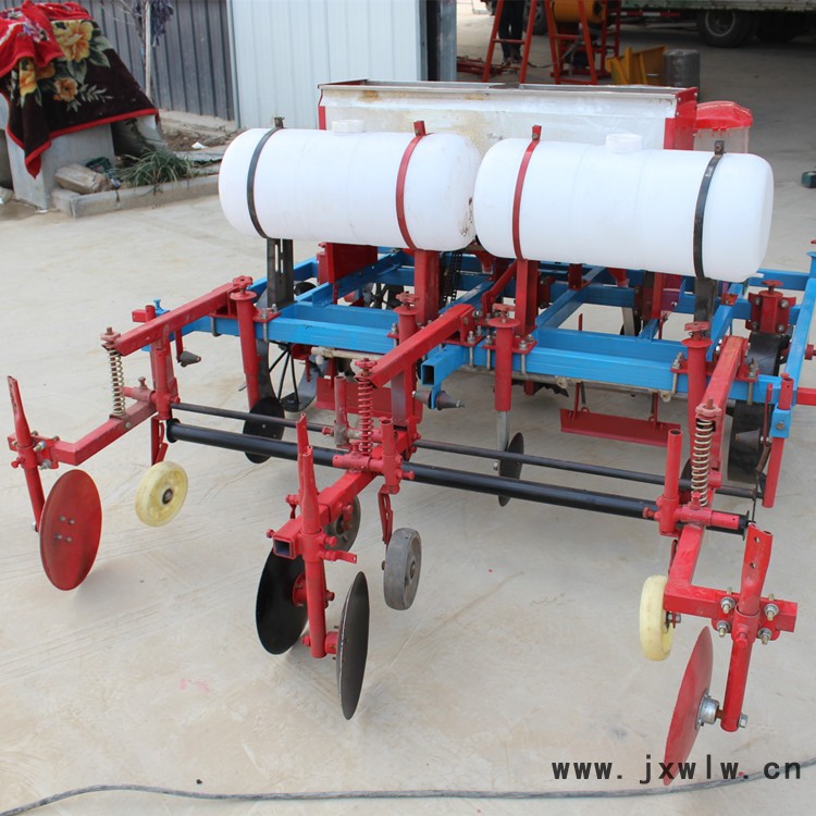 雙鷹 花生播種機(jī)花生種植覆膜噴藥施肥起隆機(jī)玉米覆膜機(jī)