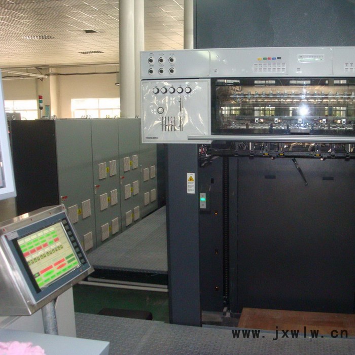 水冷UV光固機(jī)加裝于_海徳堡膠印機(jī)CD102上[印刷速度15000張H]