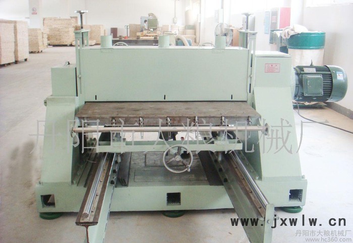 便宜又實(shí)用的多片鋸床、木板開槽機(jī)（開槽專用）
