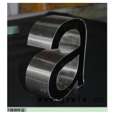 力圖LT-E15數(shù)控開槽機(jī)   加工過程中通過電腦控制自動(dòng)送料，自動(dòng)開槽，自動(dòng)調(diào)整開槽深度