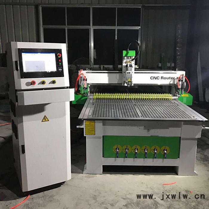 單頭木工開料機 越隆 標配單頭木工雕刻機 櫥柜門板全屋定制數(shù)控開料機 速度快