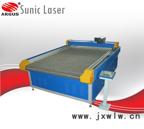 供應(yīng)武漢三工光電激光切割裁床，激光雕刻機(jī)價格