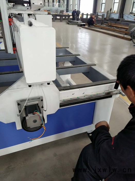 專業(yè)定制批發(fā) 數(shù)控雕刻機(jī)+激光雕刻機(jī)+木工雕刻機(jī)+數(shù)控加工中心+板式家具+質(zhì)量好 價(jià)格低