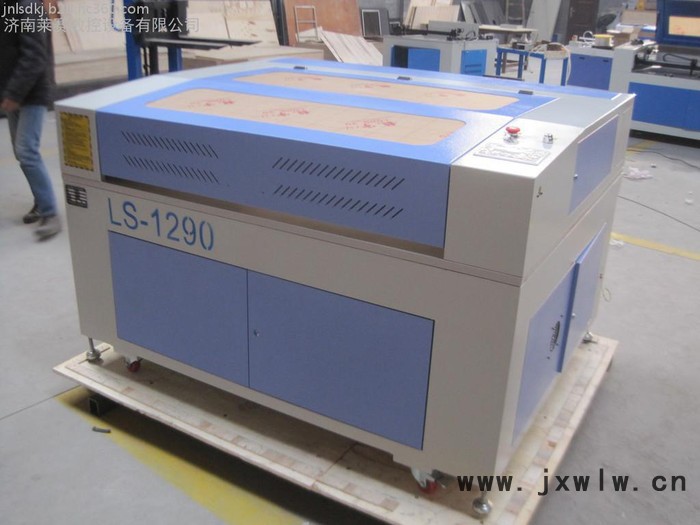 LS1290型激光雕刻機(jī)價(jià)格激光切割機(jī)廠家亞克力立體墻貼激光切割機(jī)廠家價(jià)位直銷質(zhì)量好用戶評(píng)價(jià)高