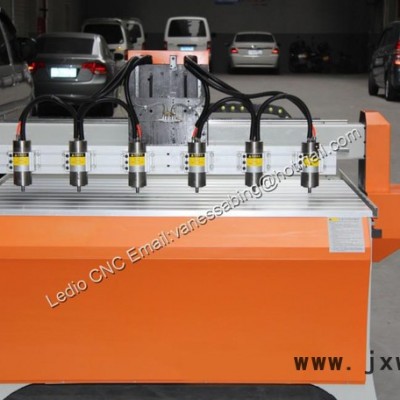 ,1325木工雕刻機(jī)，CNC木工家具雕刻機(jī)，電腦鏤空機(jī)