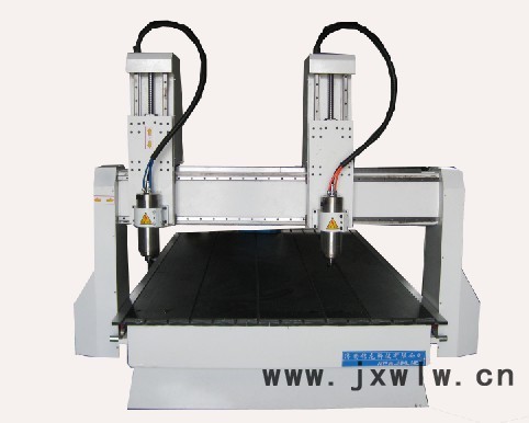 1325數(shù)控雕刻機(jī)廠家1325廣告木工通用雕刻機(jī)風(fēng)冷主軸雕刻機(jī)價(jià)格