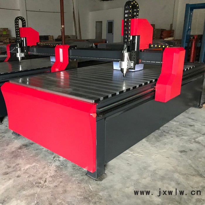 廣東數(shù)控雕刻機(jī)廠家廣告雕刻機(jī)木工雕刻機(jī)多用途數(shù)控雕刻