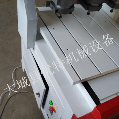 6060一托三木工雕刻機工藝品廣告雕刻機