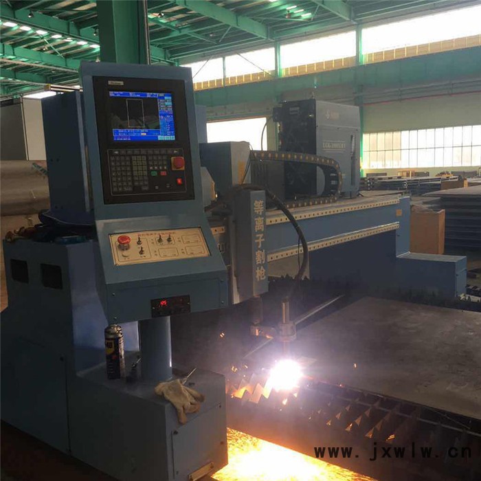 君科JK-Q3300 數(shù)控等離子切割機(jī)1