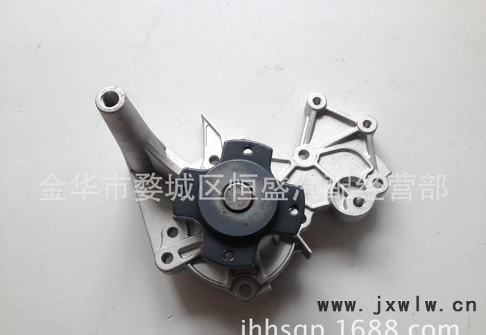 長安悅翔1.5老款 水泵 發(fā)動機散熱器水泵總成