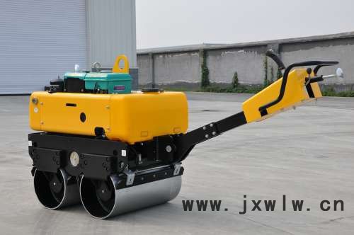 760kg柴油發(fā)動機機械傳動人力轉(zhuǎn)向定量液壓馬達手扶雙鋼輪壓路機路得威廠家品牌直銷