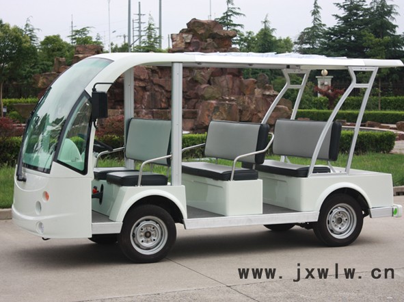 烏魯木齊觀光車廠家，東怡燃油觀光車14座全國招商，中置后驅發(fā)動機燃油觀光車機，動力提升20%，東怡燃油車14座、11座