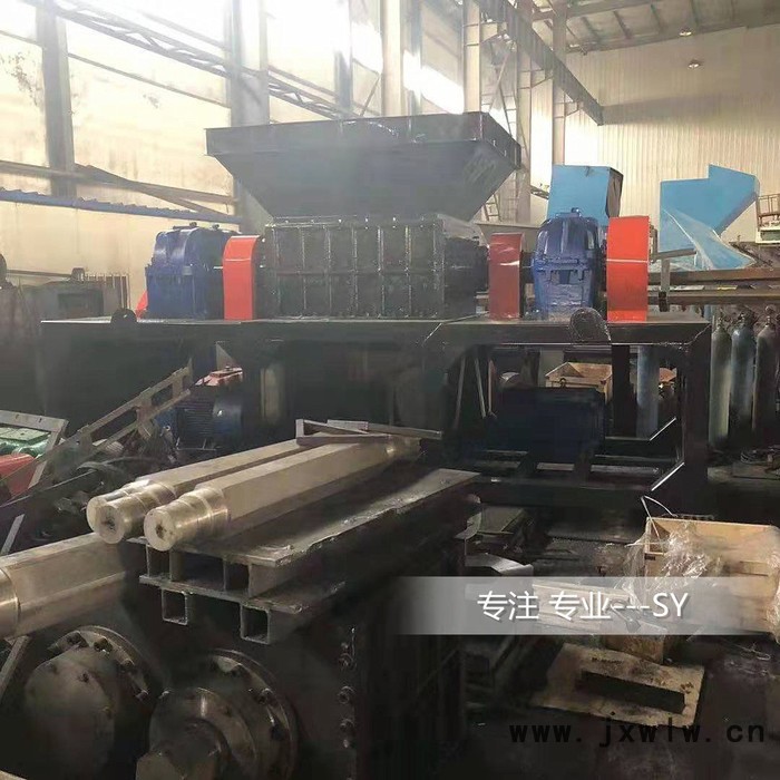 供應(yīng)廢品粉碎設(shè)備撕碎設(shè)備廢品撕碎機(jī)出廠價格雙軸撕碎機(jī)型號硬質(zhì)塑料撕碎機(jī)機(jī)箱