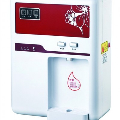 供應(yīng)溫?zé)崴谢ㄅ_(tái)掛管線機(jī) 自來(lái)水過(guò)濾設(shè)備