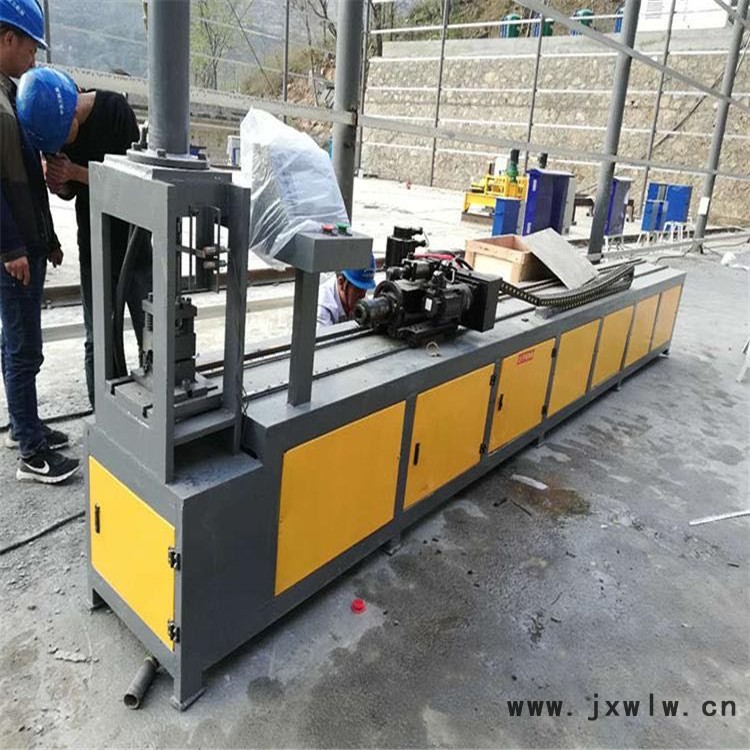小導(dǎo)管開(kāi)槽機(jī)河南益工小導(dǎo)管沖孔機(jī)